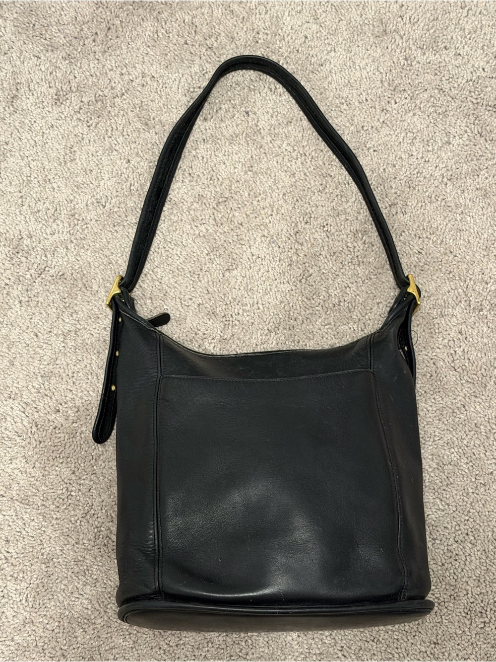 Vintage Coach Shoulder Bag with Gold Hardware Bucket bag